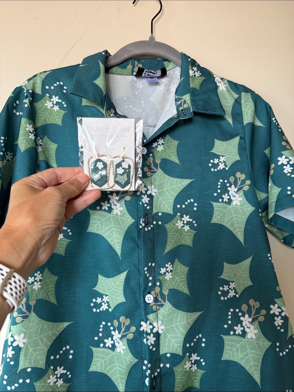 GORGEOUS from Hawaii Kukui dress/Matching Clay&Cane handmade earrings
